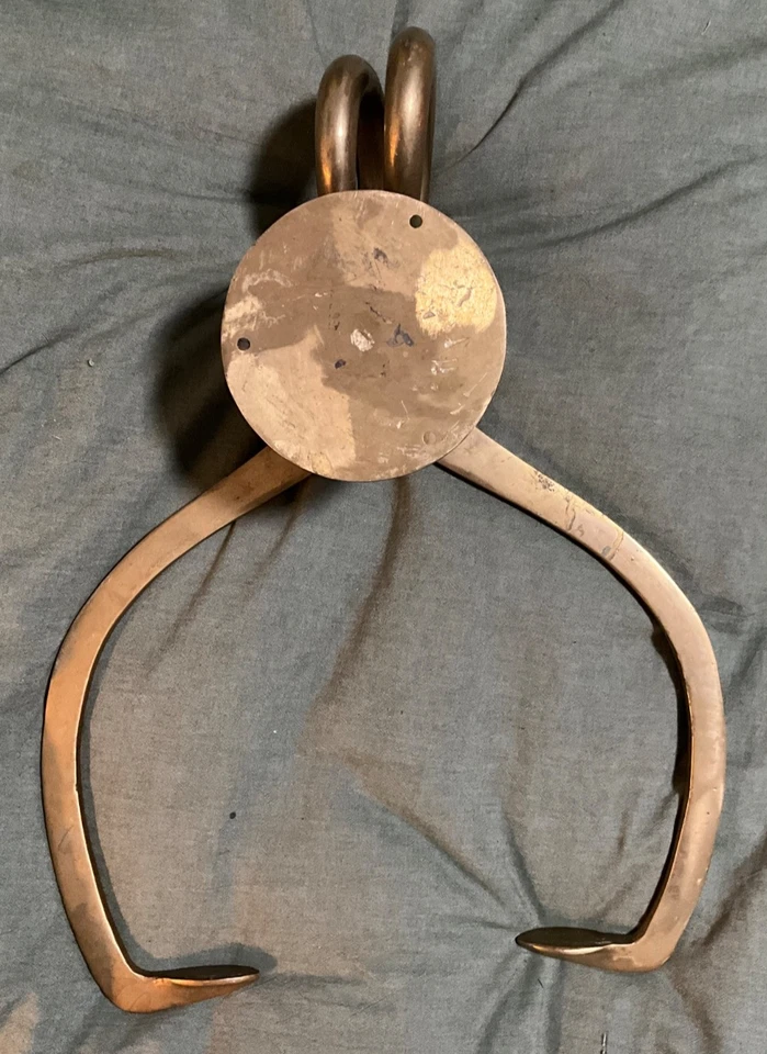 Vintage Solid Brass Wall Mount Ice Block Tongs Figurative Paper Towel Holder - Image 3 of 4