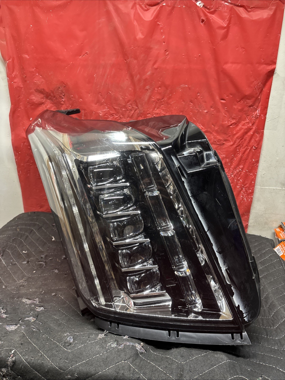Read 2015-2020 CADILLAC ESCALADE HEADLIGHT RH RIGHT PASSENGER SIDE LED 23304391