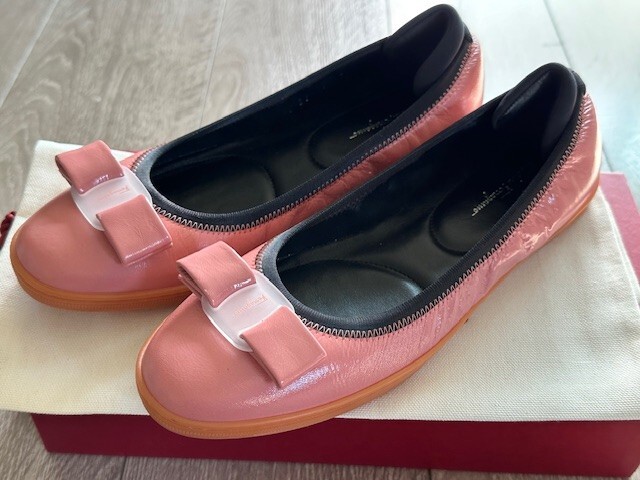 NEW Salvatore Ferragamo Womens size C Savina Ballerina Flats Shoes Pink