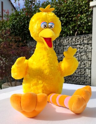 KAWS x UNIQLO - BIBO (Big Bird) der kultige Vogel aus der Sesamstraße