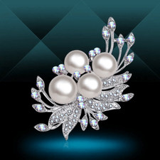 Fashion Faux Pearl Decor Flower Brooch Pin Coat Sweater Accessories Women Gift