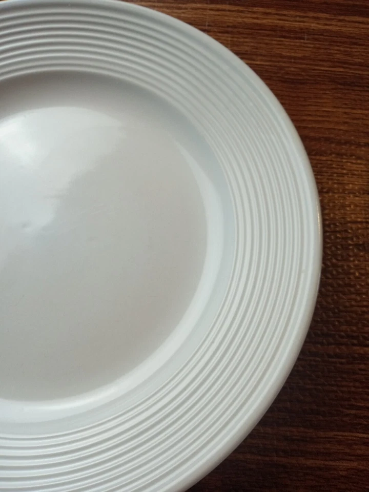 Prato de jantar branco Mainstays 11 1/4” anéis em relevo conjunto de 2 - Imagem 3 de 4