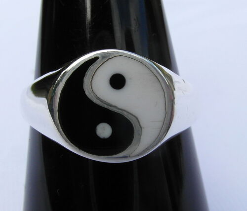  Sterling  Silver  (925)   Ying  Yang  Ring   !!       Brand  New  !! - Photo 1 sur 3