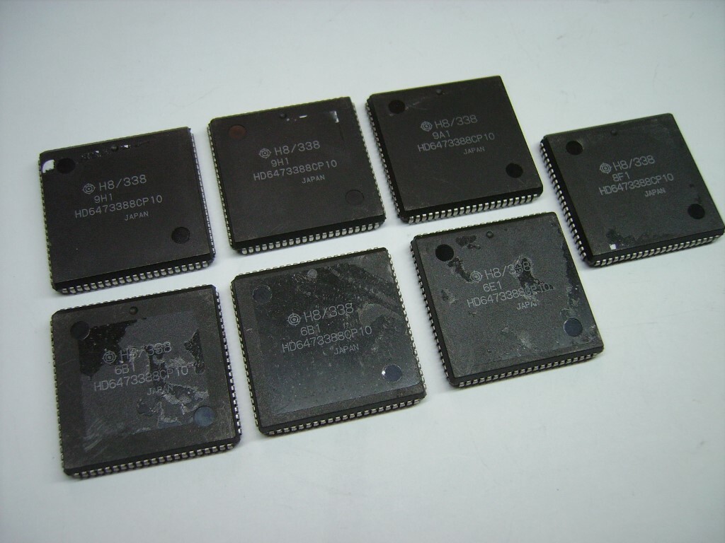 Lot of 7 Pcs Hitachi HD6473388CP10 Chip Microcomputer Plcc84