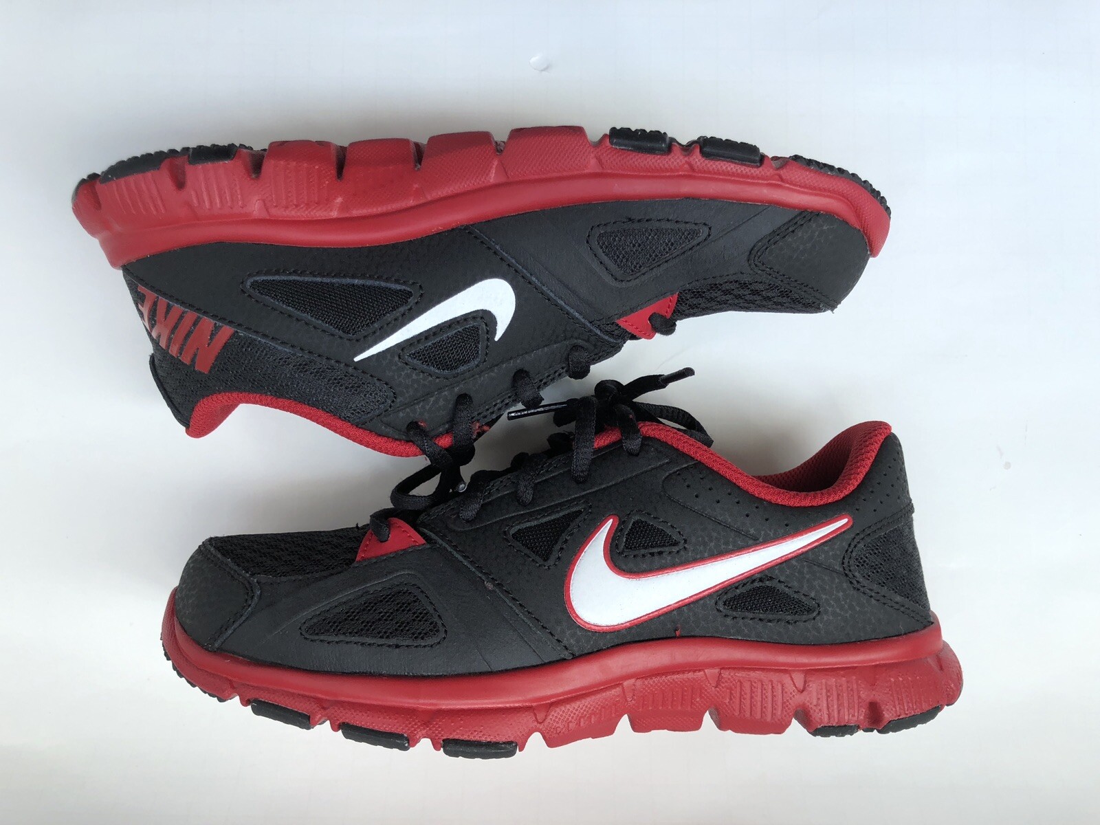 nike revolution 2 wide