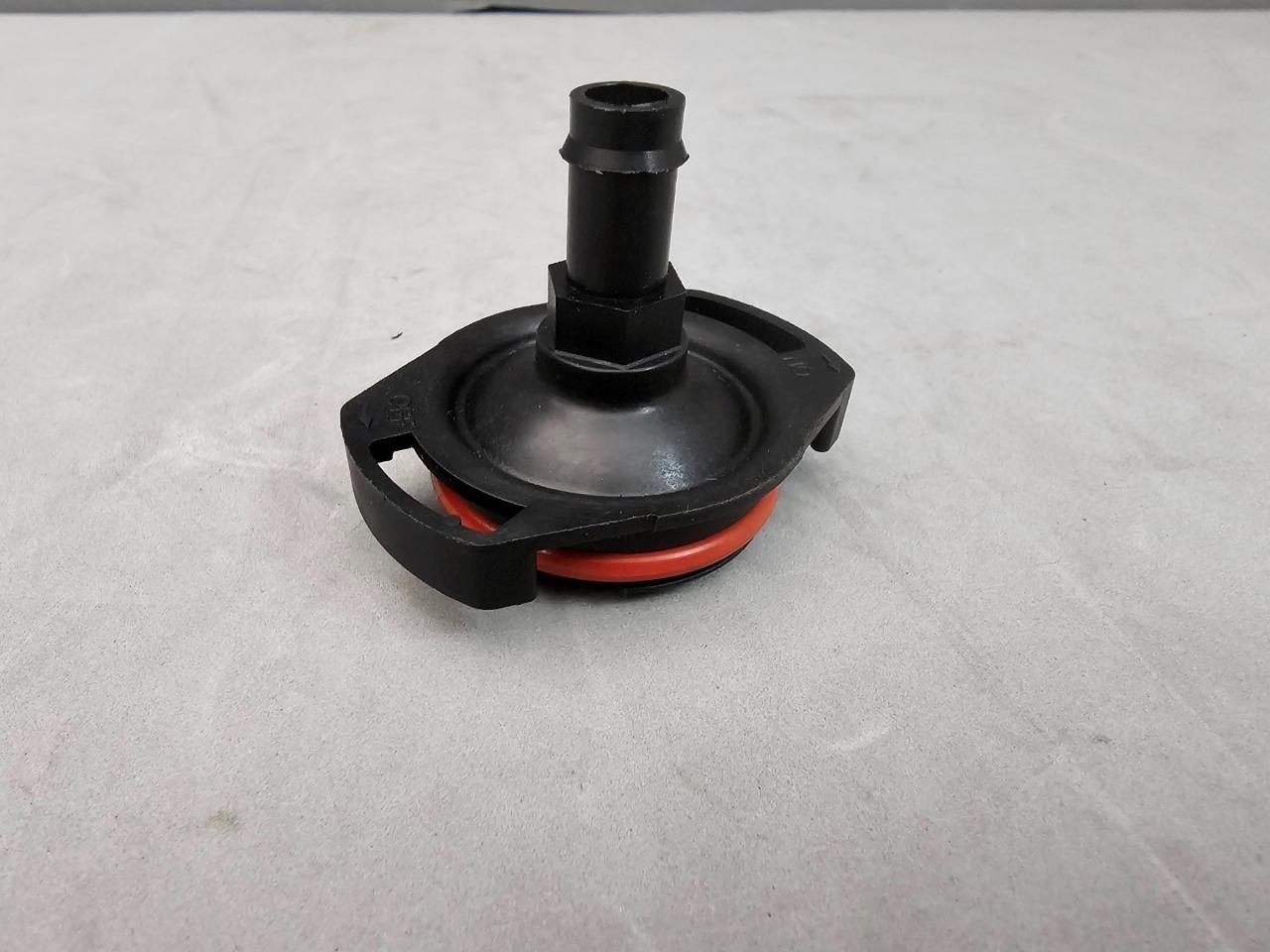 Positive Crankcase Ventilation (PCV) Valve Cover GM 12552752 | eBay 