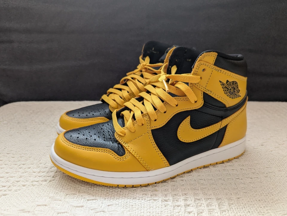 NIKE JORDAN 1 RETRO HIGH OG POLLEN WHITE BLACK UK 7, photo 1 of 5