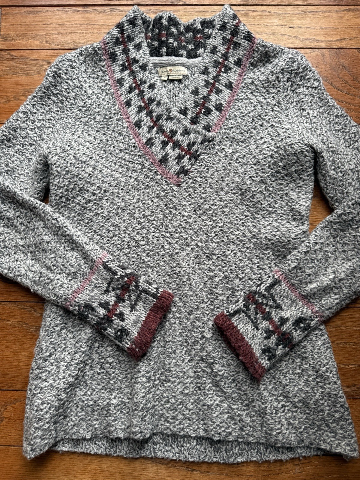 Royal Robbins Women’s Sweater Small Gray V-neck EUC Acrylic Wool