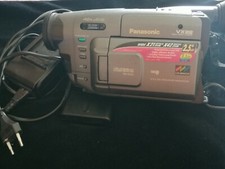 Videocamera della Panasonic VX 22 con VHS C home camera con schermo lcd da 2,5''