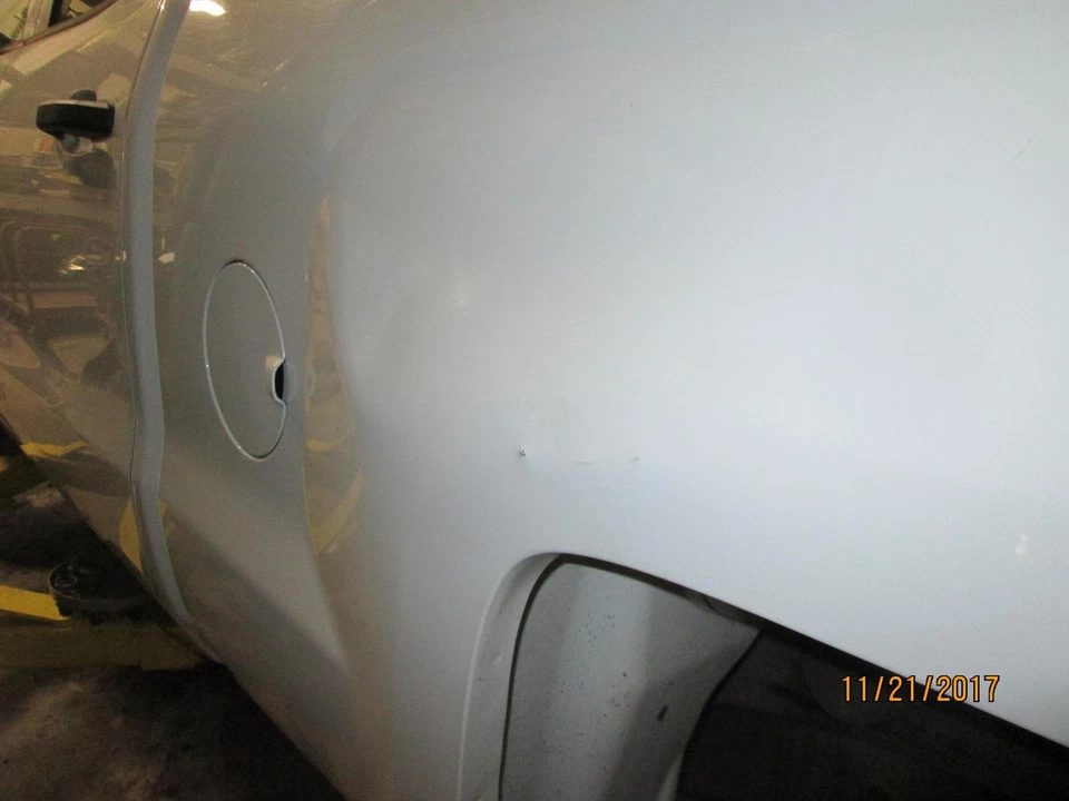 Tapacubos usados se adapta a: camioneta Chevrolet Silverado 2500 2015 grado A Foto 4 de 4