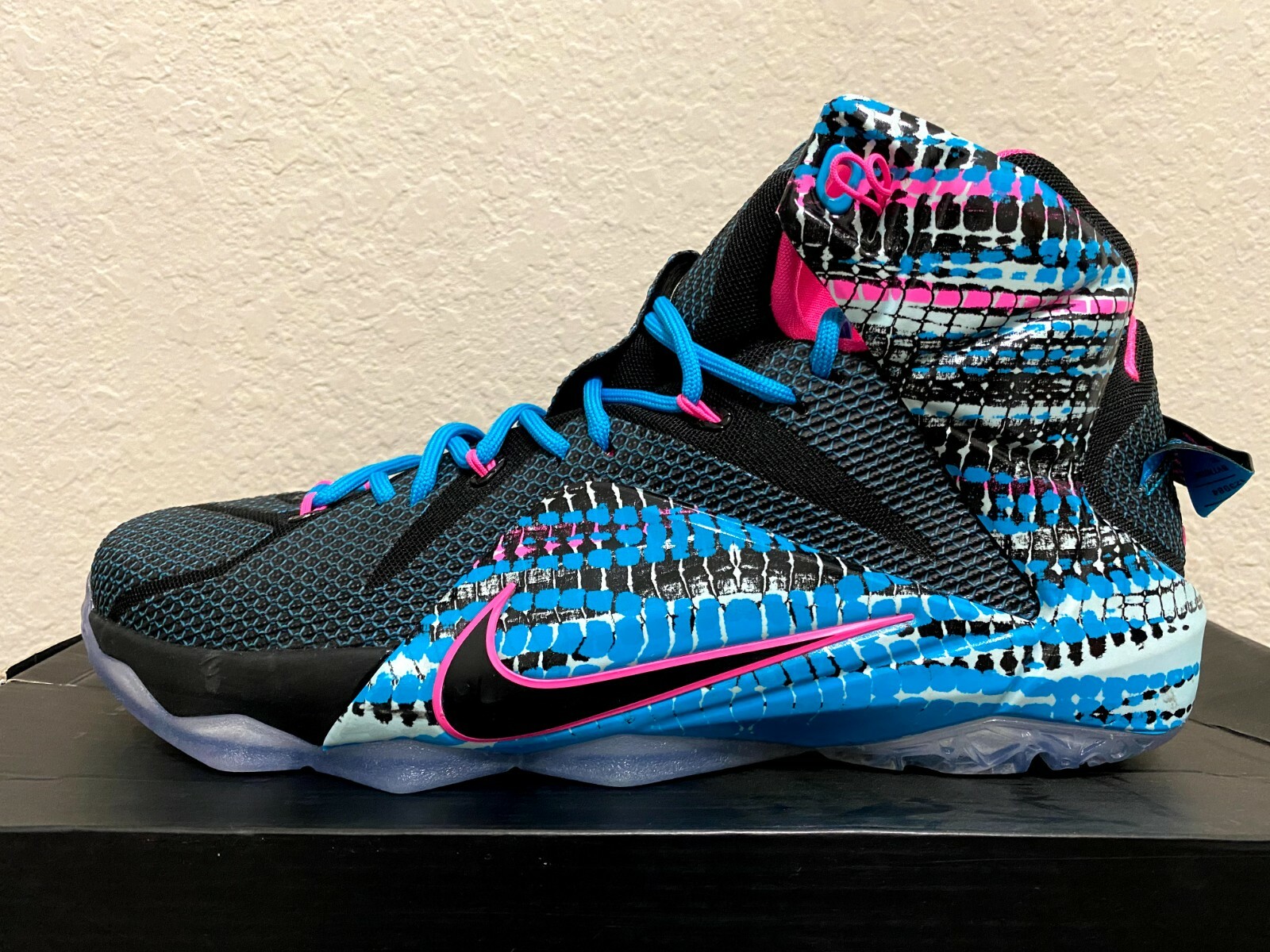 lebron 12 23 chromosomes