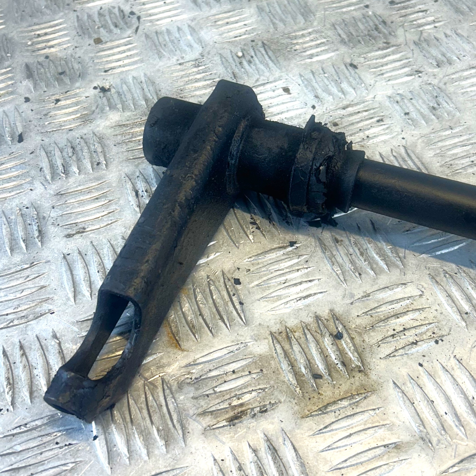 SUSPENSION TORSION BAR FRONT RIGHT MITSUBISHI PAJERO SHOGUN V44W MK2 2