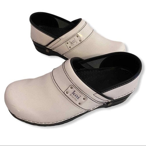 koi by sanita nursing clogs