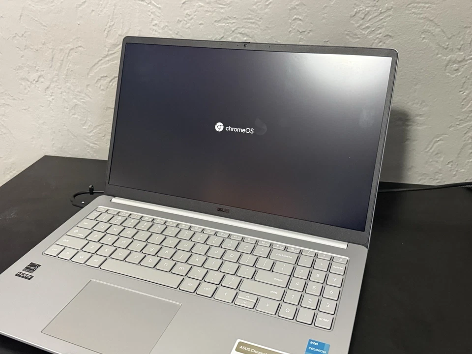 Portátil ASUS Chromebook CX15 15,6” Full HD, Celeron N4500, 4 GB RAM, 128 GB eMMC Foto 4 de 4