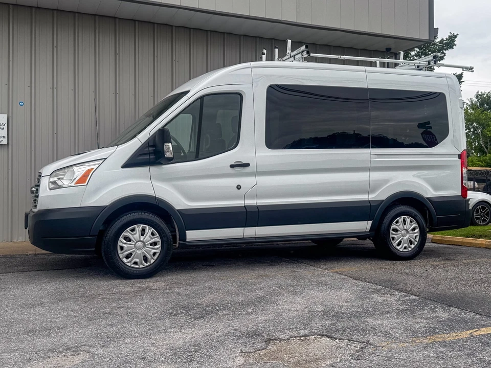 2017 Ford Transit Connect  - Image 2 of 4