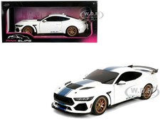 Ford Mustang Shelby Super Snake White 118 Diecast Model Car By Jada 36470 Ford Mustang Shelby Super Snake White 118 Diecast Model Car By Jada 36470