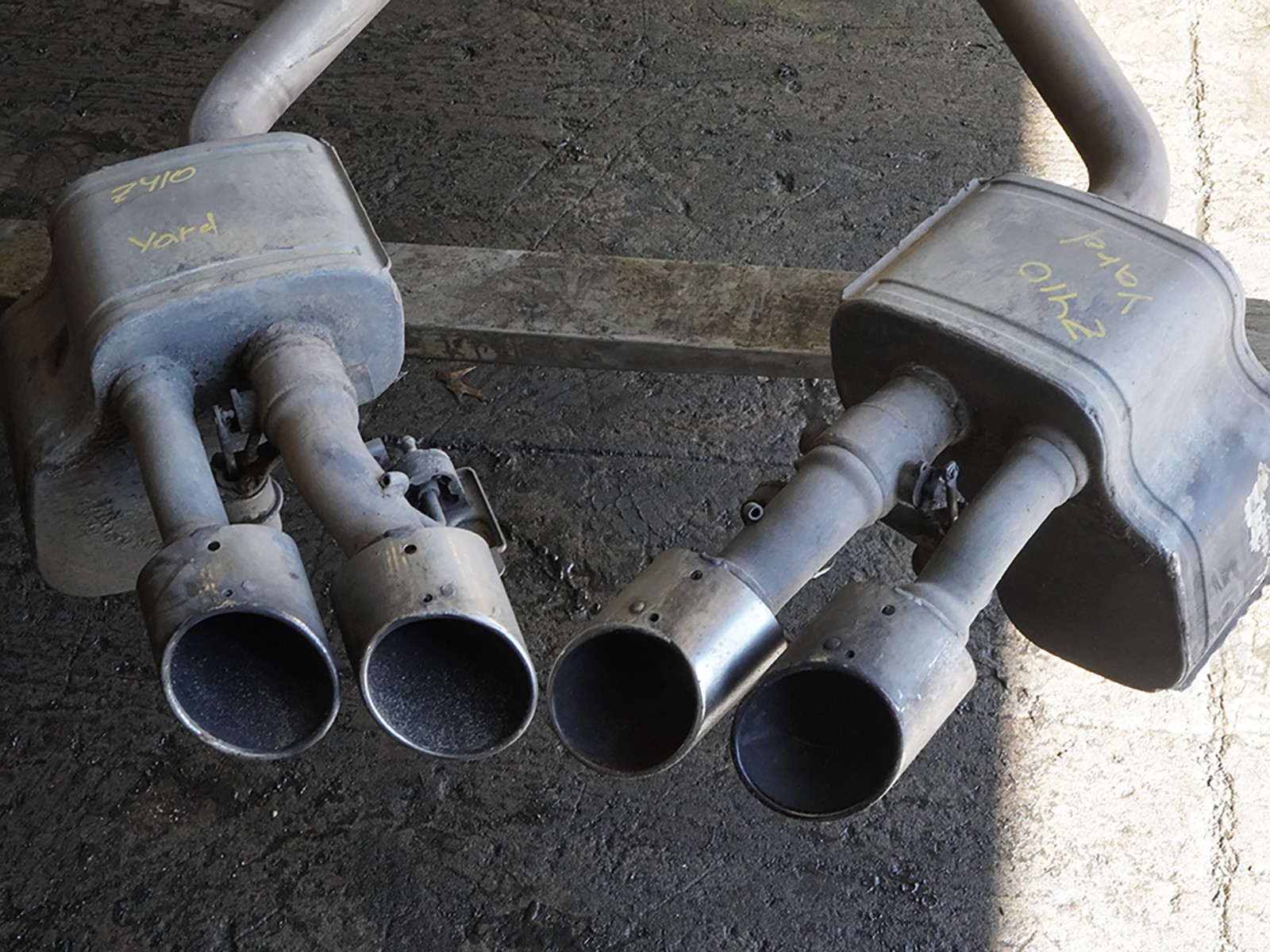 2014-2017 Maserati Quattroporte M156 Exhaust Muffler Dual Tip Pipe 670009395 OEM