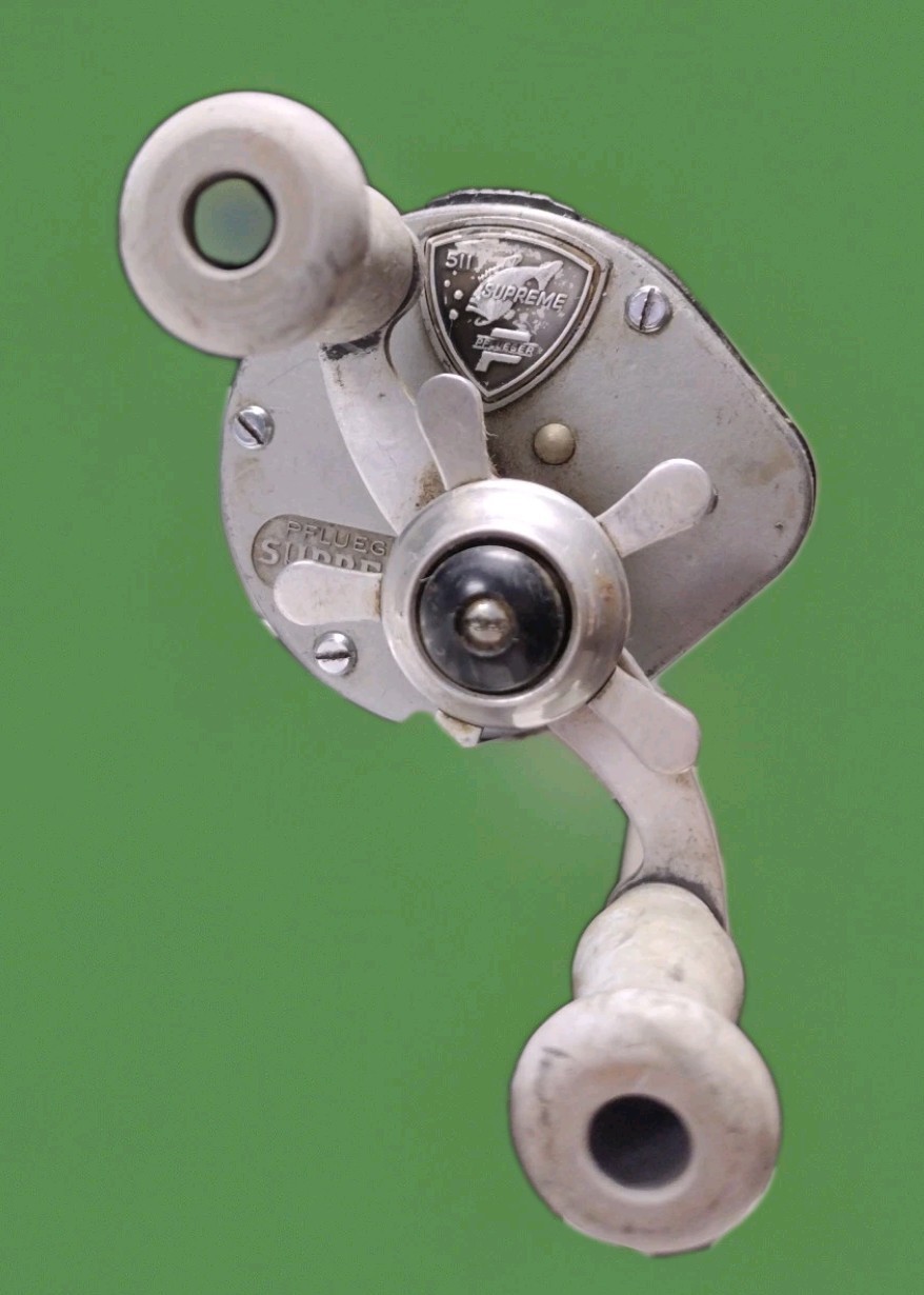 Vintage Pflueger Supreme 511 Fishing Reel