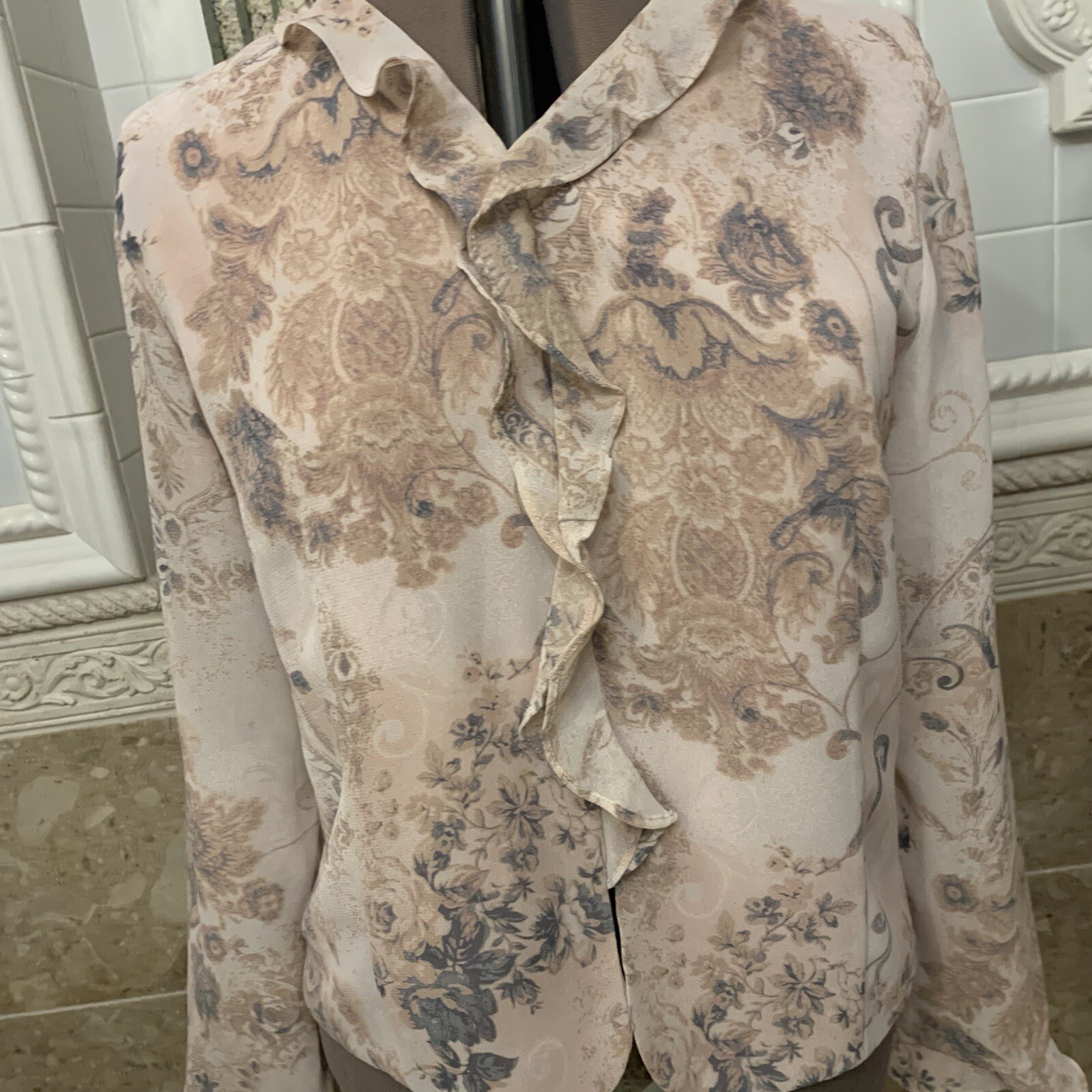 Pendleton. Size Large.  Chiffon Ruffled Long Slee… - image 3