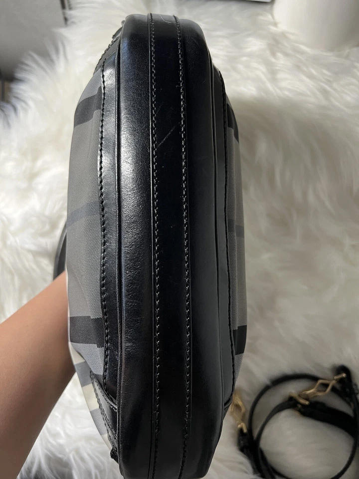 Auténtico bolso Burberry 3 vías blanco y negro (bolso de mano, bandolera o bandolera) Foto 4 de 4