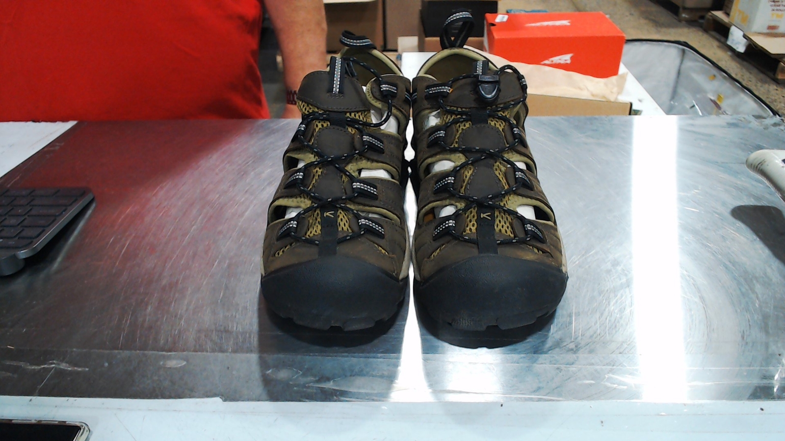 LikeNew_KEEN Sandali da trekking uomo Arroyo 2 punta chiusa C_Canteen Nero_11