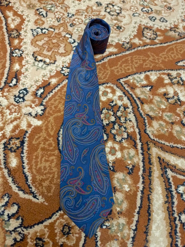 corbata de cuello vintage vintage Nina Ricci Paris classic 100% toda seda paisley azul Foto 2 de 4
