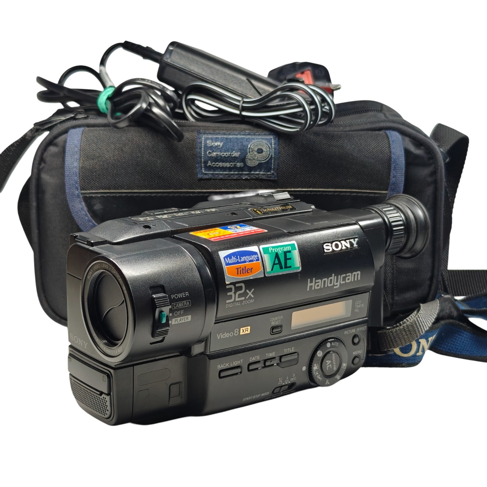 Sony Handycam CCD-TR411E Camcorder Video8 XR Tape Analogue 32x Zoom Bundle