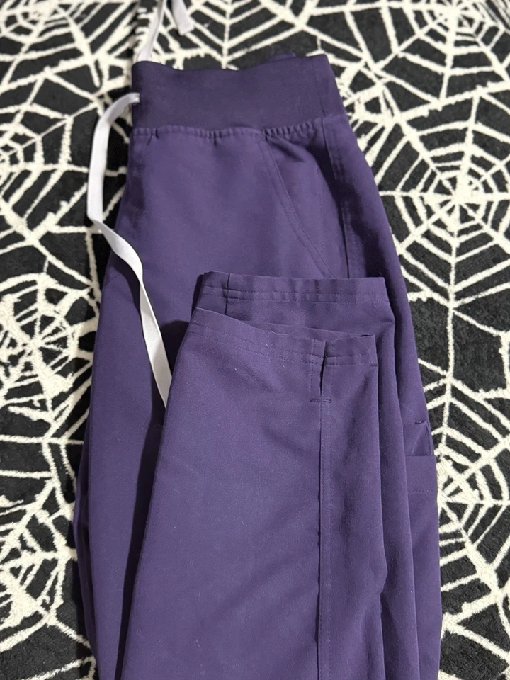 Pantalones Médicos FIGS Púrpura Jam Cintura Alta Ajustados Yola Talla Mediana-Alta Foto 2 de 3