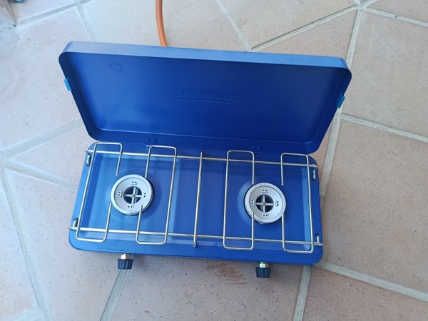 Hornillo Gas Campingaz 2 Quemadores 1.6kW Cocina Portatil + Kit Manguera Casa