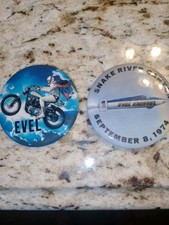 EVEL KNIEVEL BUTTONS LOT OF TWO VINTAGE RARE 1974