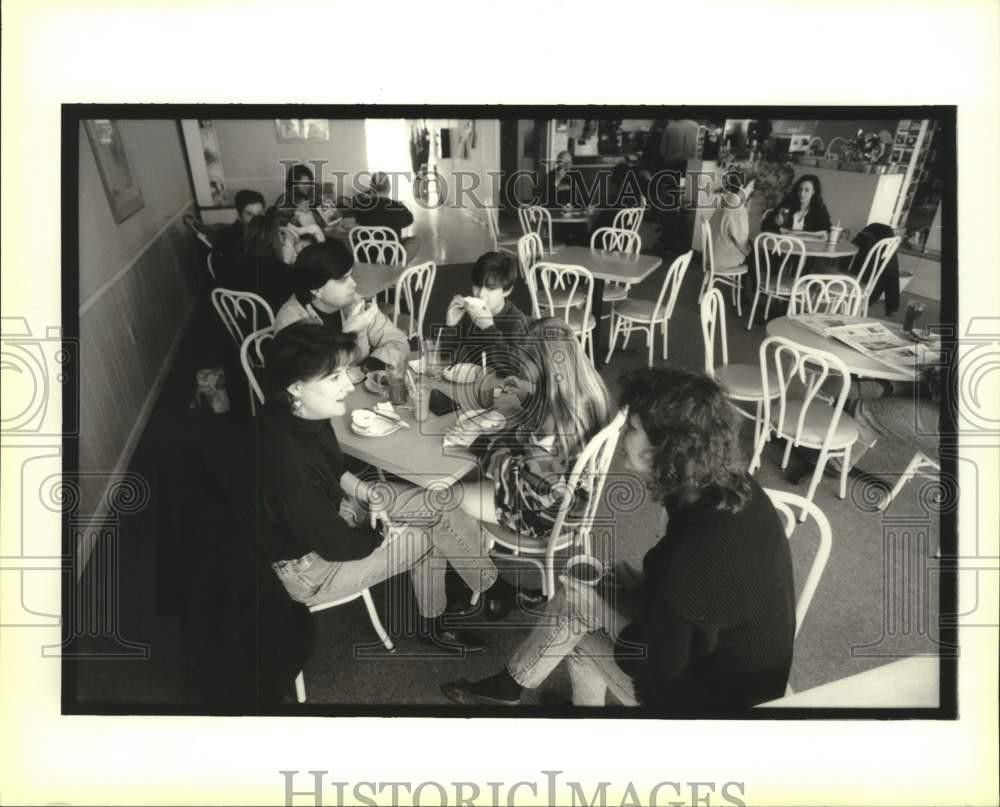 Photo Sunday Morning Customers At P.j.'s Coffee Shop, River 