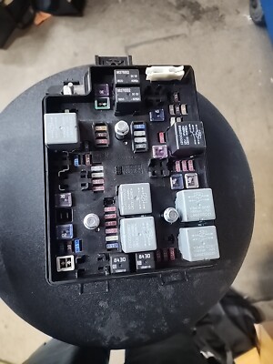 General motors . fuse block. 