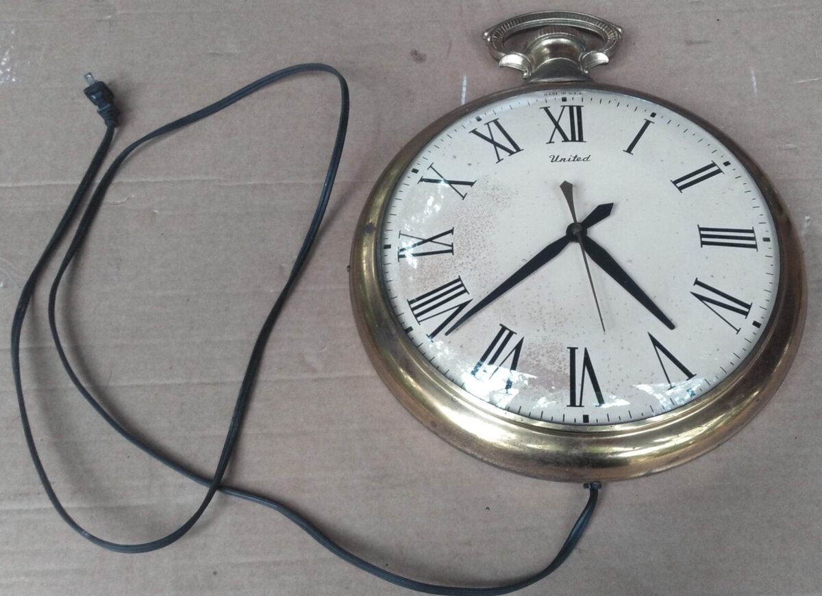 Vintage Working United Clock Corp Brooklyn, NY Model #40 Vintage Working United Clock Corp Brooklyn, NY Model #40