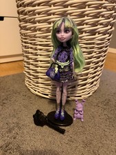 Monster High 2012 - 13 wishes: Twyla Boogeyman