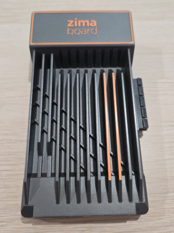 ZimaBoard 832 - Single-board x86 Quad-Core 8GB RAM fanless server PCIe & SATA3 - Image 2 of 4