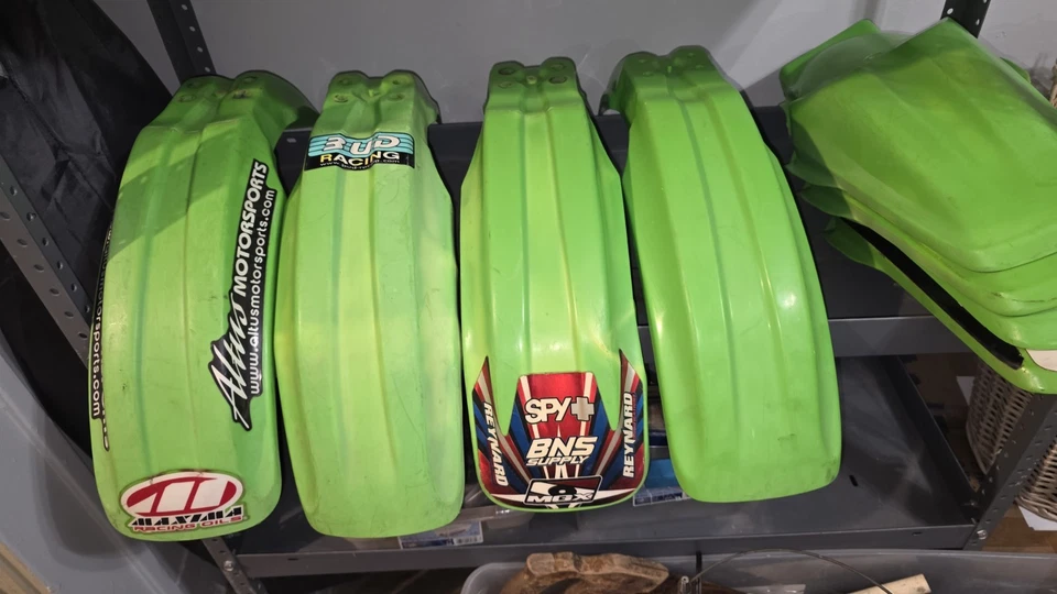 4 EA/ Kawasaki KX100 front fender 35004-0028-6W - Image 2 of 4