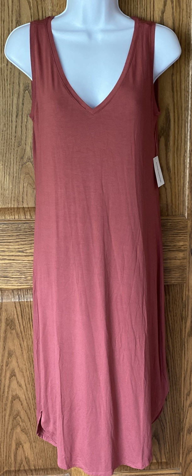 NWT Amazon Essentials Sleeveless V Neck Maxi Tank Dress - Redish - MEDIUM