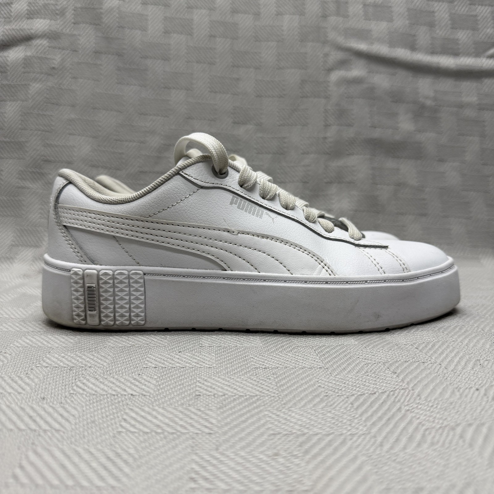 Puma Shoes Womens Size 7 White SoftFoam+ Low Top Platform Sneakers 394006-01