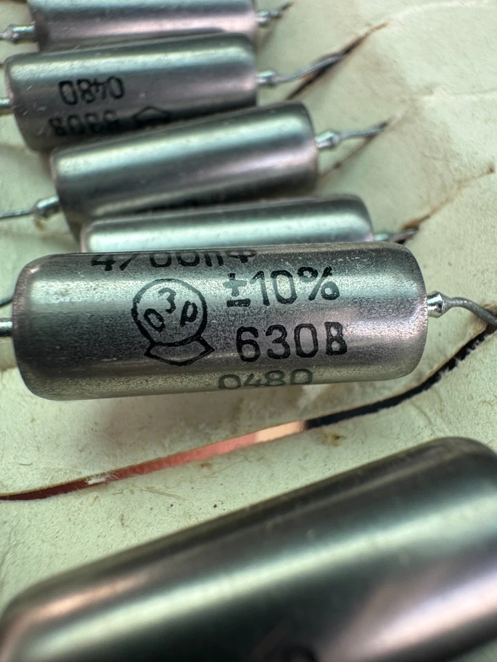 Lote de condensadores K40Y-9 4700pF +/-10% 630V URSS PAPEL EN ACEITE PIO AUDIO 100 piezas+ Foto 3 de 4