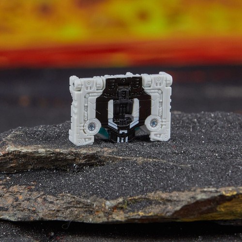 TRANSFORMERS 2024 LEGACY UNITED THUNDERTRON NIGHTSTRIKE CALCITRON 3-PACK SEALED - Picture 11 of 24