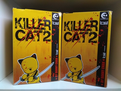 SET 2 KILLER CAT QEE 8" BLACK & YELLOW + 2.5" DANNY CHAN TOY2R URBAN VINYL TOY - Imagen 11 de 12