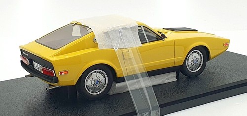 Cult Models 1/18 Scale CML148-1 - 1973 SAAB Sonnet III - Yellow - Picture 2 of 5