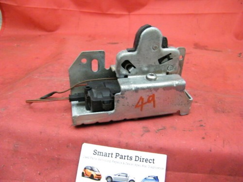 SMART 452 ROADSTER 2003-2007 -- REAR TAILGATE HATCH BOOT CATCH LOCKING MECHANISM