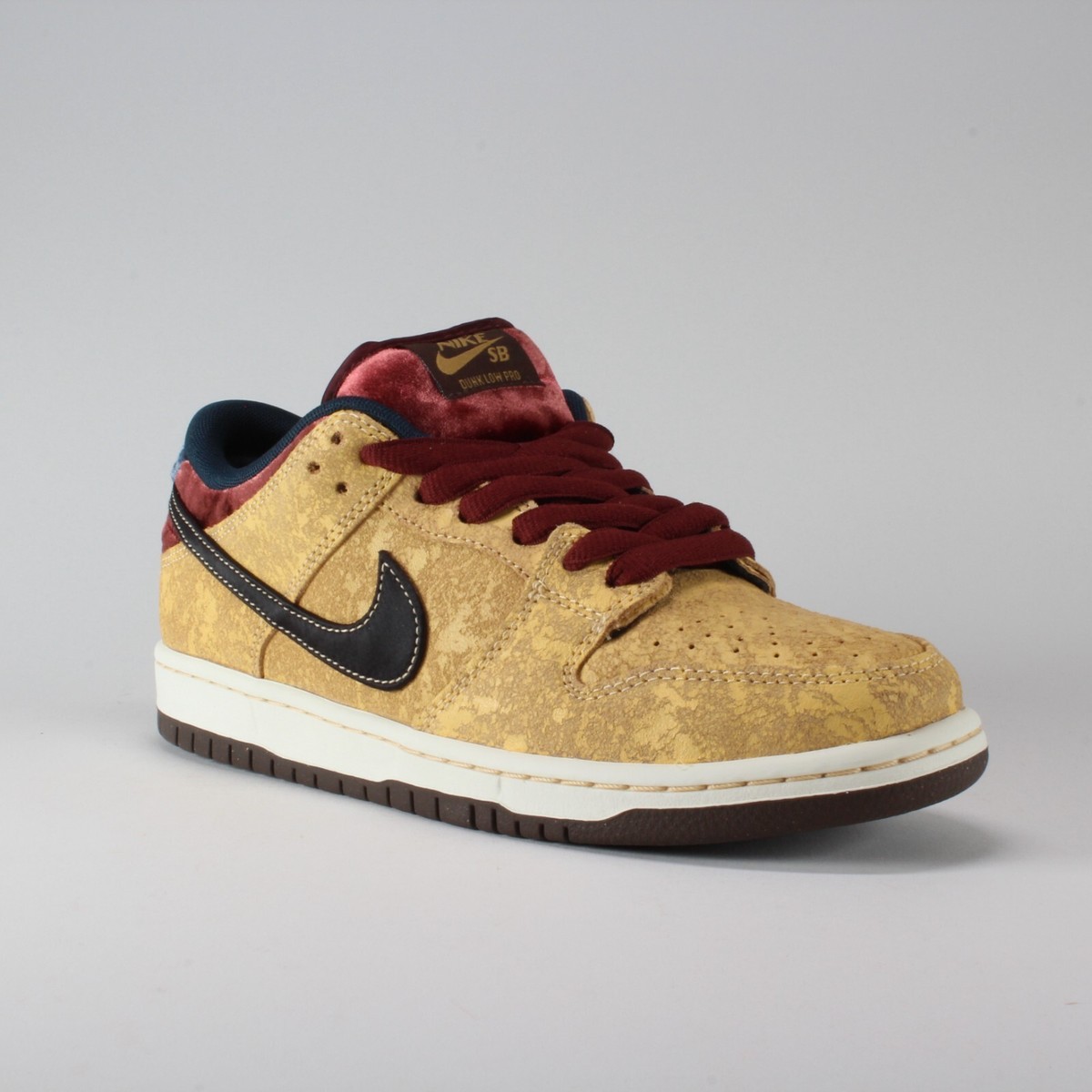 Nike SB Dunk Low Pro 'City of Cinema' Gold Red FZ1278-200 Men's