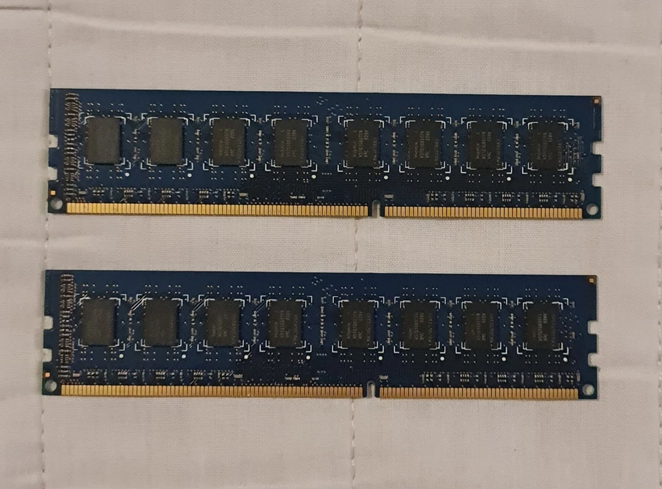 Hynix 2GB x2 (4GB) 2Rx8 DDR3 PC3-10600U Memoria RAM - Immagine 2 di 2