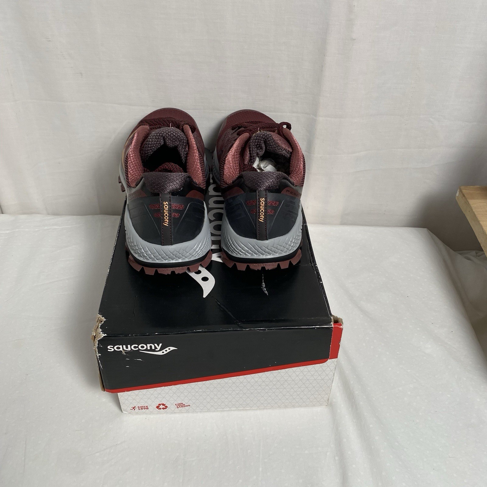 Saucony Peregrine8 Women’s Size 8.5 Berry Athletic Running Hiking Sneakers New!