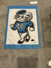 VERTICAL NORTH CAROLINA TAR HEELS FLAG
