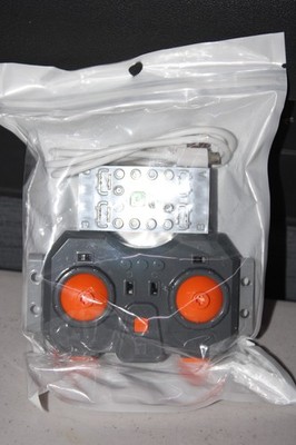 Mould King 4 Channel Battery With Remote 2.4GHz With USB Charger Cord New