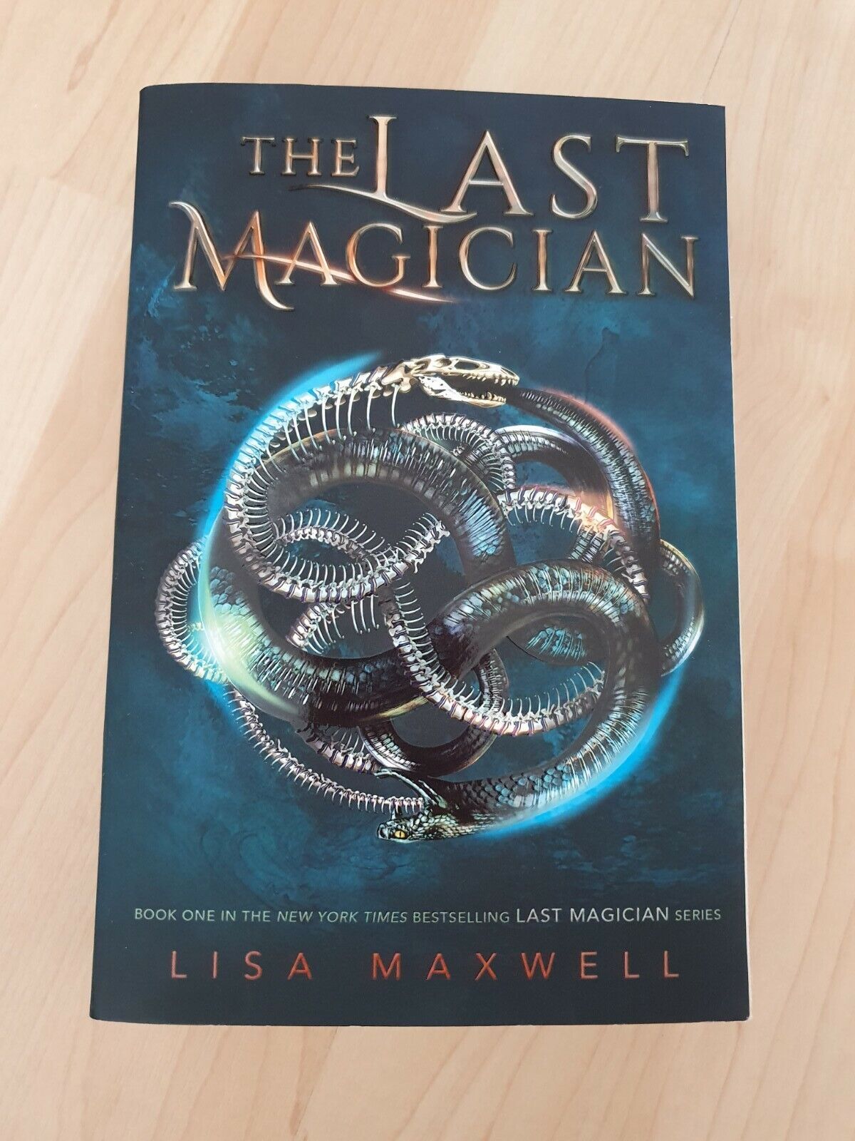 Thumbnail - Buch Teil 1 Auf Englisch The Last Magician Lisa Maxwell Neu