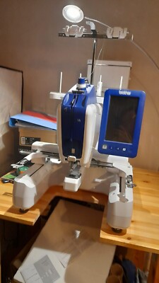 Brother VR Stickmaschine mit PE Design 11, Kappenhalter und selbstgebauten Tisch